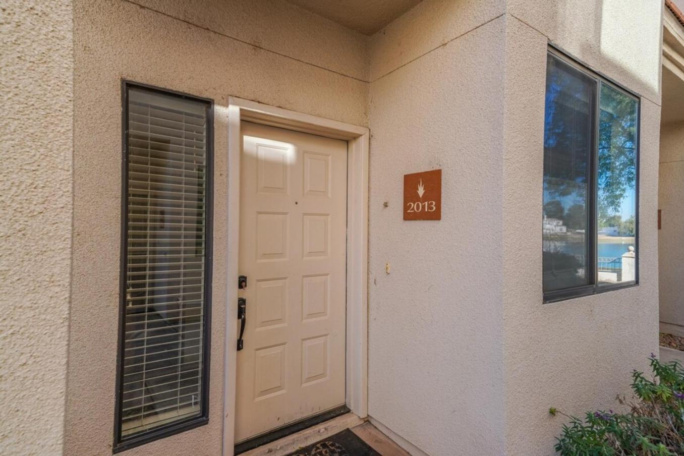 Waterfront-2nd Flr-3br-fireworks-private-gated * Scottsdale