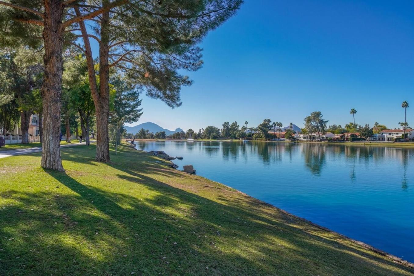 Waterfront-2nd Flr-3br-fireworks-private-gated