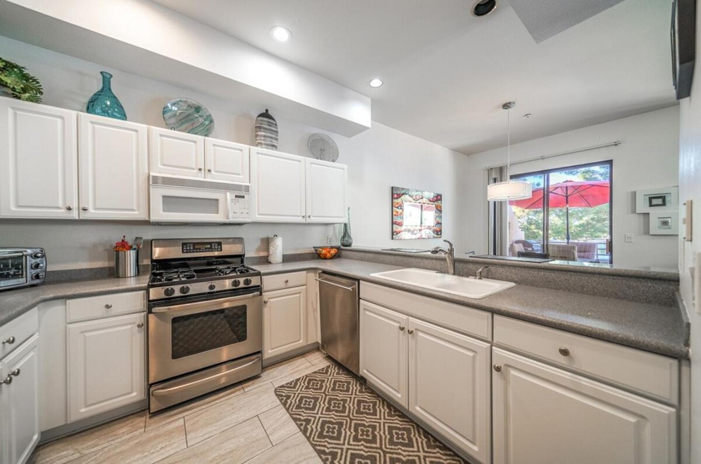 Waterfront-2nd Flr-3br-fireworks-private-gated