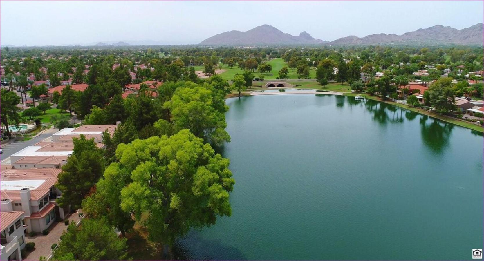 Holiday home Waterfront-2nd Flr-3br-fireworks-private-gated Scottsdale
