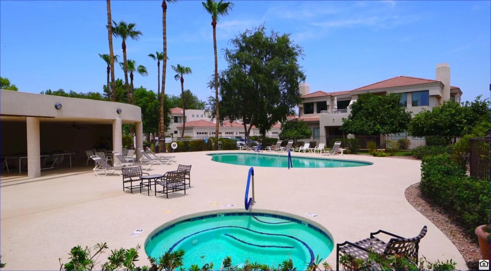 Holiday home Waterfront-2nd Flr-3br-fireworks-private-gated *