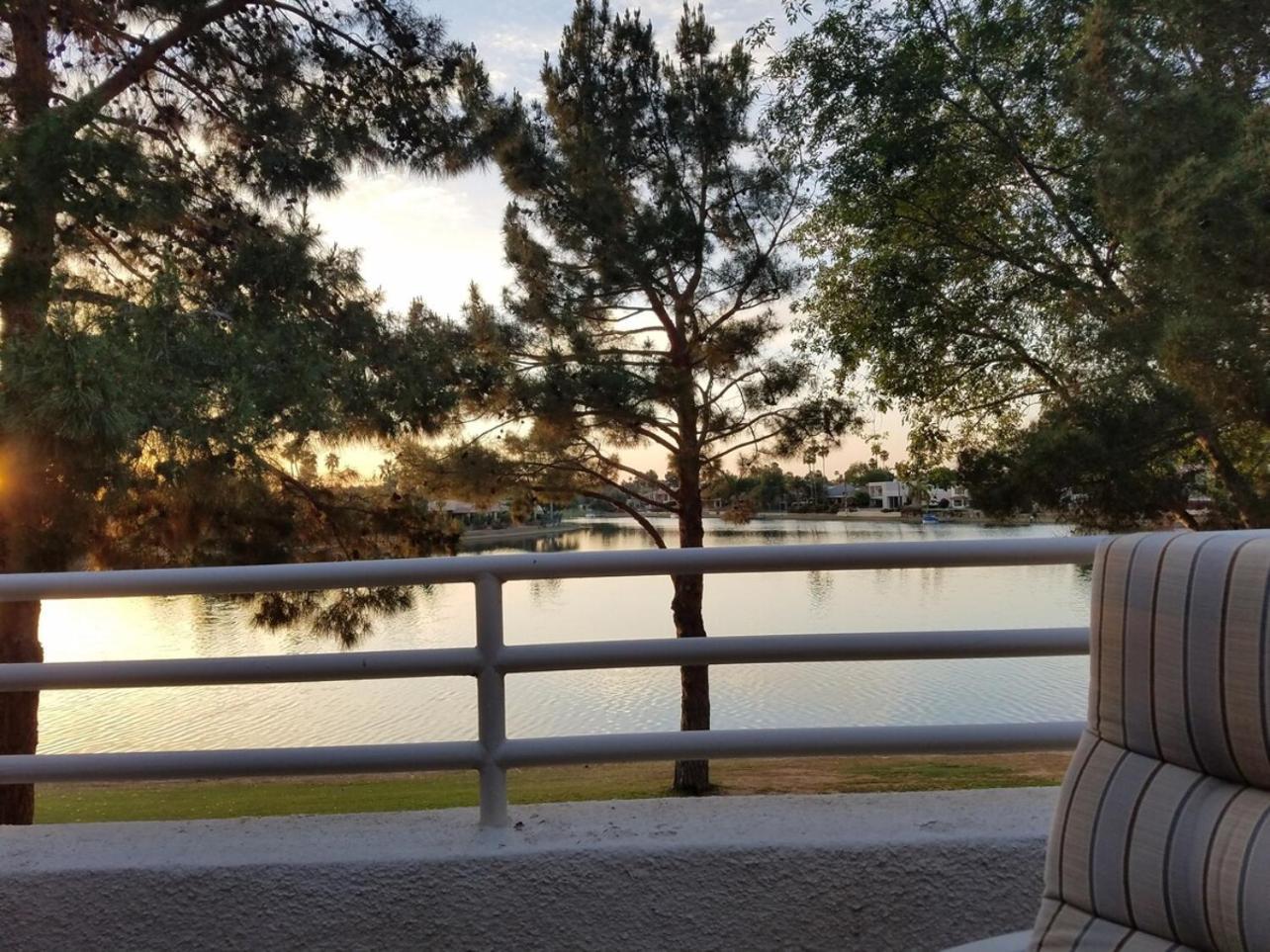 Waterfront-2nd Flr-3br-fireworks-private-gated Holiday home *